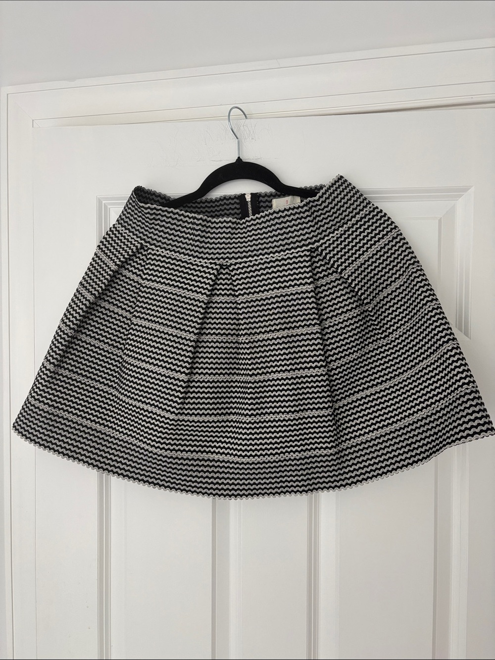 Petit Gateau striped pleated mini skirt size L